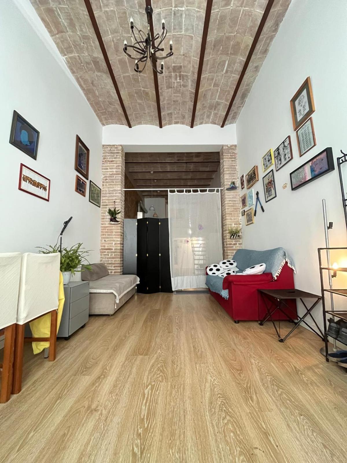 Hostel Artistic Student House *